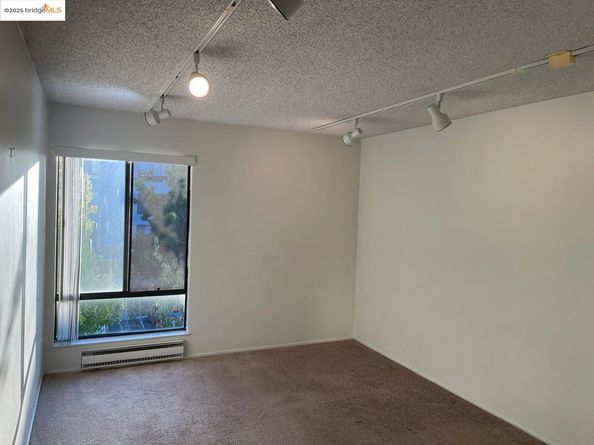 Undisclosed Address #41111777, Emeryville CA 94608