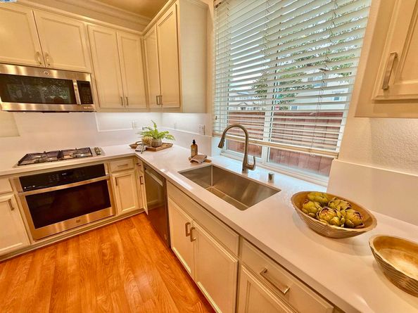 2712 Chocolate St, Pleasanton CA 94588