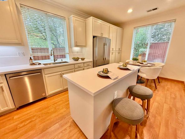2712 Chocolate St, Pleasanton CA 94588