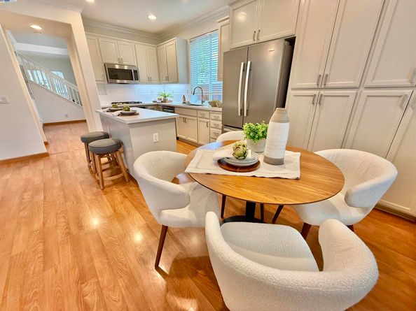 2712 Chocolate St, Pleasanton CA 94588