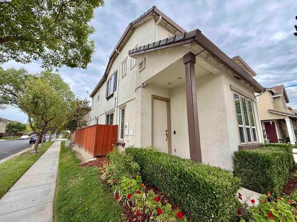 2712 Chocolate St, Pleasanton CA 94588