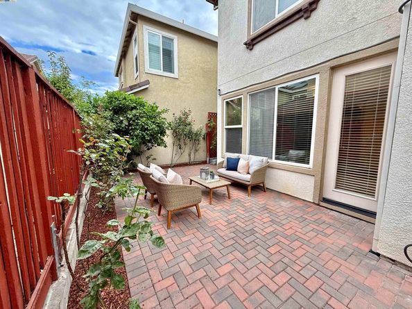 2712 Chocolate St, Pleasanton CA 94588