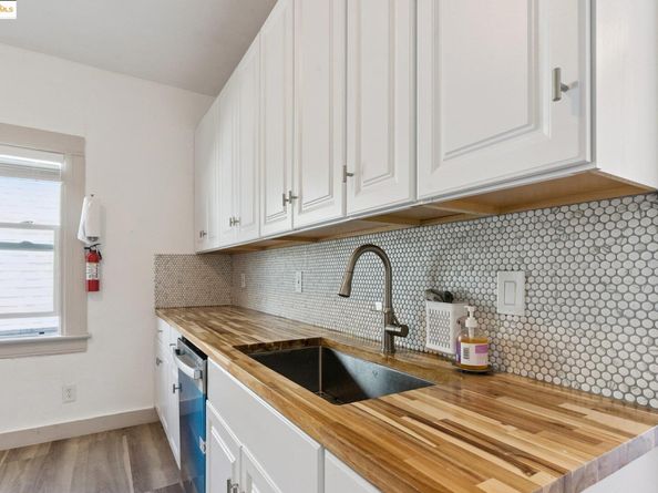 2322 E 21st St, Oakland CA 94601