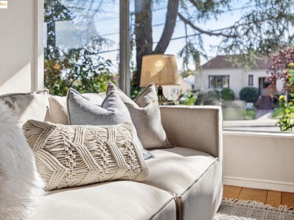 5318 Fleming Avenue, Oakland CA 94619