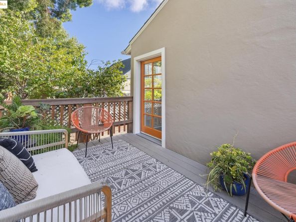 5318 Fleming Avenue, Oakland CA 94619