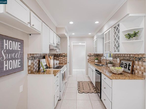 1498 Delaware Dr, Concord CA 94521