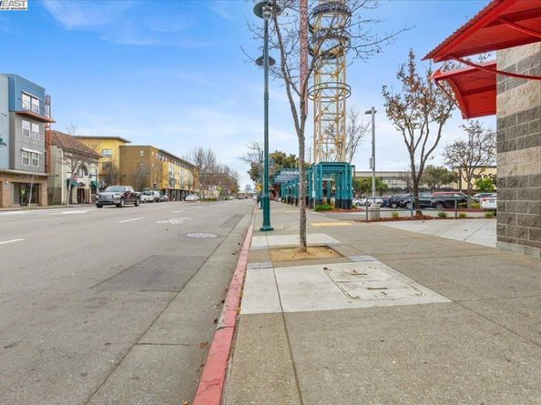 1121 40th Street 4201, Emeryville CA 94608