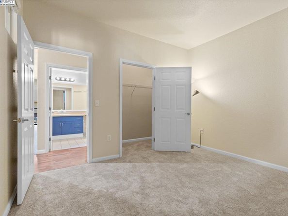 1121 40th Street 4201, Emeryville CA 94608