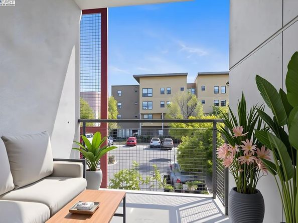 1121 40th Street 4201, Emeryville CA 94608