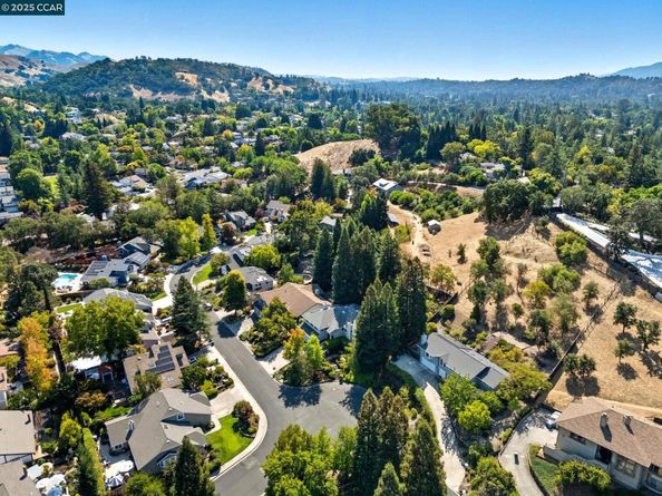 1305 Chesterton Way, Walnut Creek CA 94596