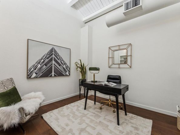 311 4th St 301, Oakland CA 94607