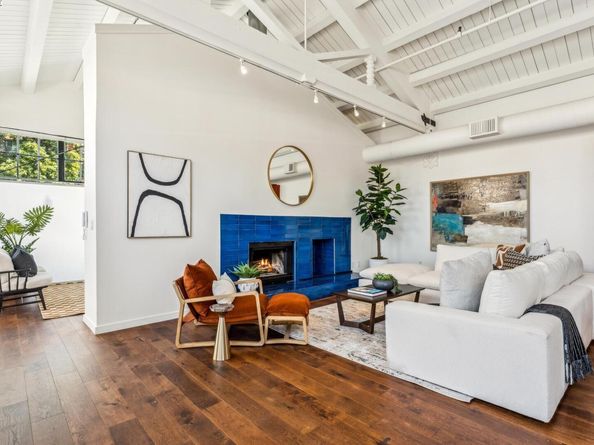 311 4th St 301, Oakland CA 94607