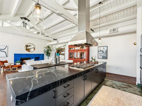 311 4th St 301, Oakland CA 94607