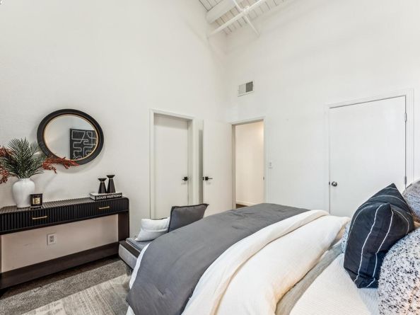 311 4th St 301, Oakland CA 94607