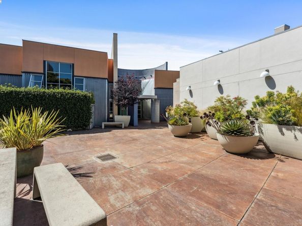 311 4th St 301, Oakland CA 94607