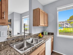 221 Bayside Ct, Richmond CA 94804