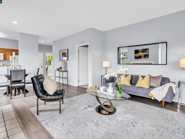 221 Bayside Ct, Richmond CA 94804