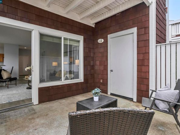 221 Bayside Ct, Richmond CA 94804