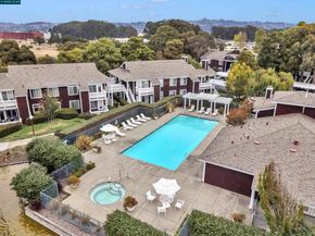 221 Bayside Ct, Richmond CA 94804