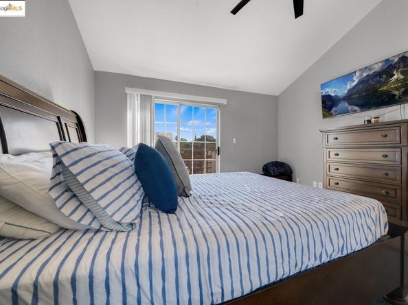 7572 Mountain Blvd. 2, Oakland CA 94605