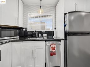 7572 Mountain Blvd. 2, Oakland CA 94605