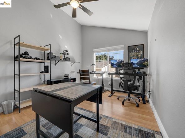 7572 Mountain Blvd. 2, Oakland CA 94605