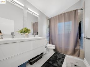 7572 Mountain Blvd. 2, Oakland CA 94605