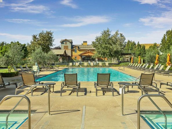 833 Tranquility Cir 5, Livermore CA 94551