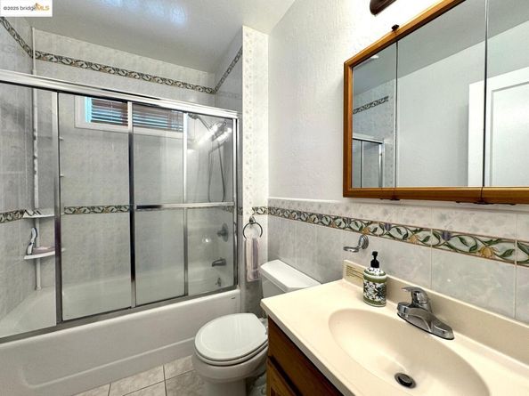 2101 13Th Ave, Oakland CA 94606