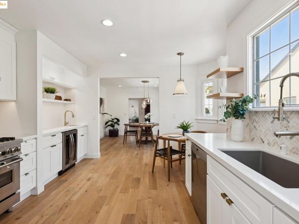 3020 55Th Ave, Oakland CA 94605