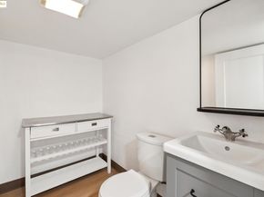 3020 55Th Ave, Oakland CA 94605