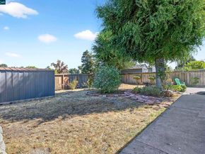 952 Patrick Dr, Pinole CA 94564