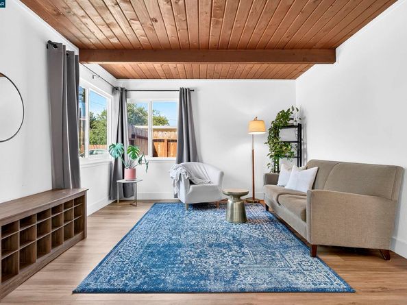 952 Patrick Dr, Pinole CA 94564