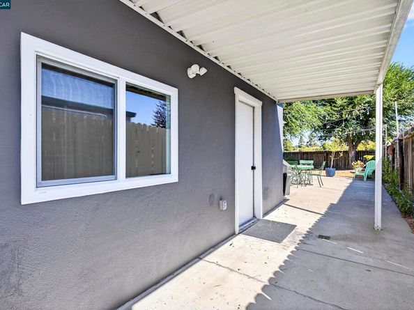 952 Patrick Dr, Pinole CA 94564