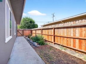 952 Patrick Dr, Pinole CA 94564
