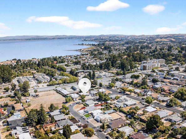 952 Patrick Dr, Pinole CA 94564