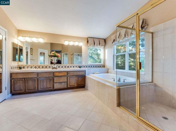1105 Peacock Creek Drive, Clayton CA 94517
