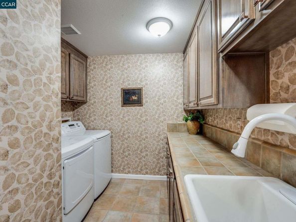 1105 Peacock Creek Drive, Clayton CA 94517