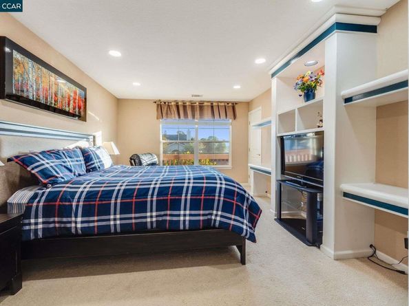 1105 Peacock Creek Drive, Clayton CA 94517