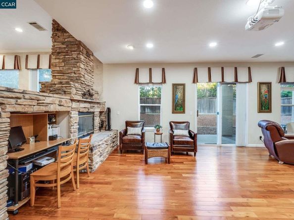 1105 Peacock Creek Drive, Clayton CA 94517