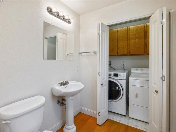 1564 Santa Clara St, Richmond CA 94804