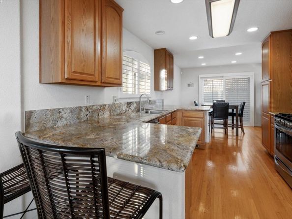 1564 Santa Clara St, Richmond CA 94804