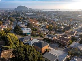 1564 Santa Clara St, Richmond CA 94804