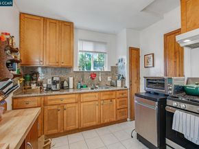 985 39th Street, Oakland CA 94608