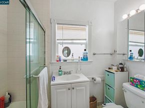 985 39th Street, Oakland CA 94608