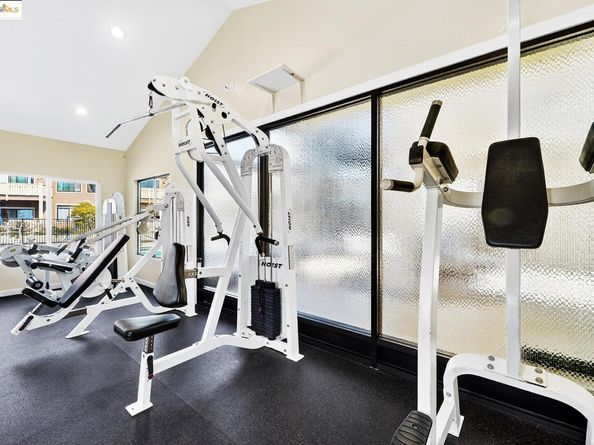 162 Lakeshore Ct, Richmond CA 94804