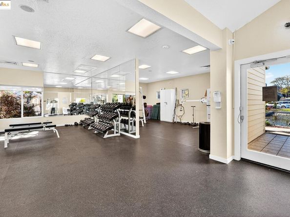 162 Lakeshore Ct, Richmond CA 94804