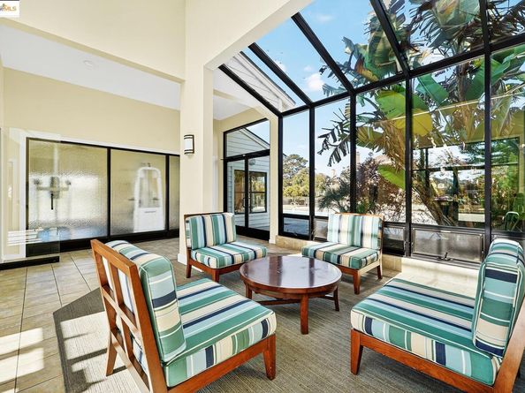 162 Lakeshore Ct, Richmond CA 94804