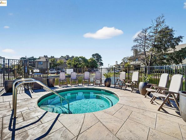 162 Lakeshore Ct, Richmond CA 94804