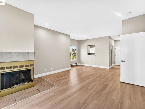 162 Lakeshore Ct, Richmond CA 94804